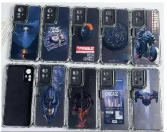 funda de plástico para celular y protector de vidrio templado